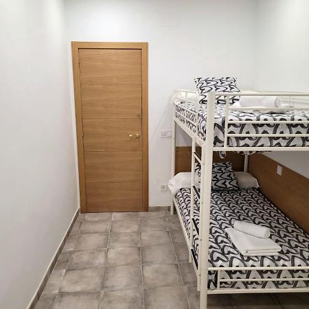 Coliving New San Bernando Hotel Madrid Bagian luar foto