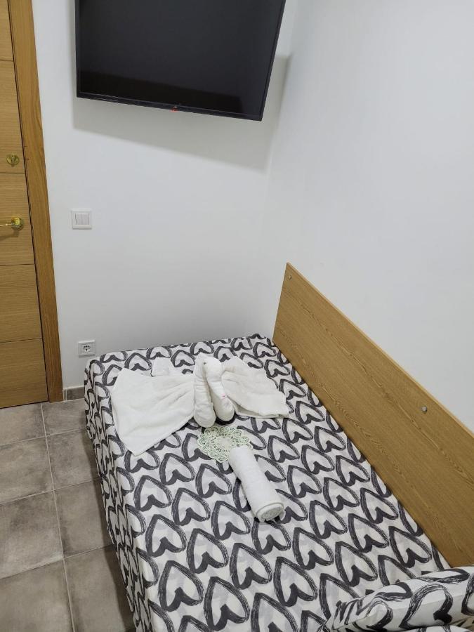 Coliving New San Bernando Hotel Madrid Bagian luar foto
