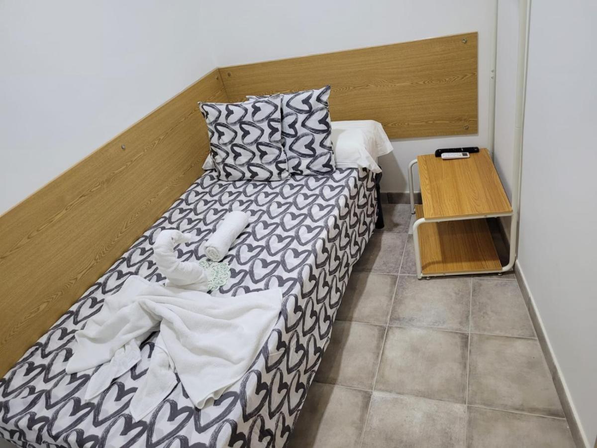 Coliving New San Bernando Hotel Madrid Bagian luar foto