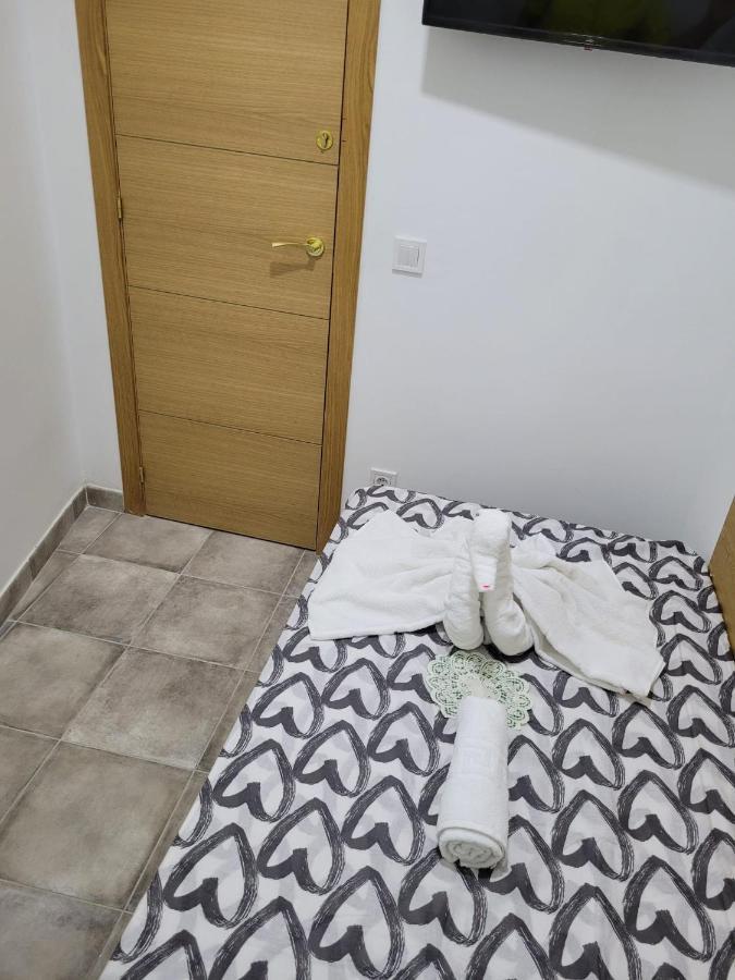 Coliving New San Bernando Hotel Madrid Bagian luar foto