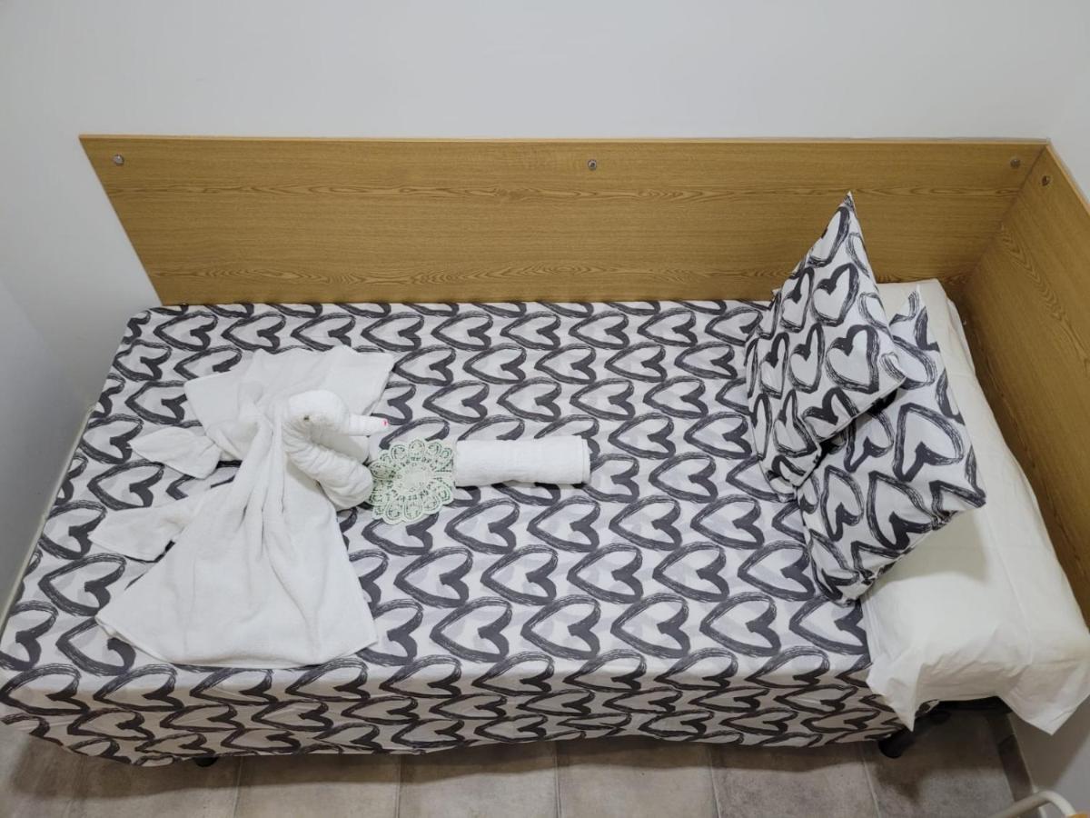 Coliving New San Bernando Hotel Madrid Bagian luar foto